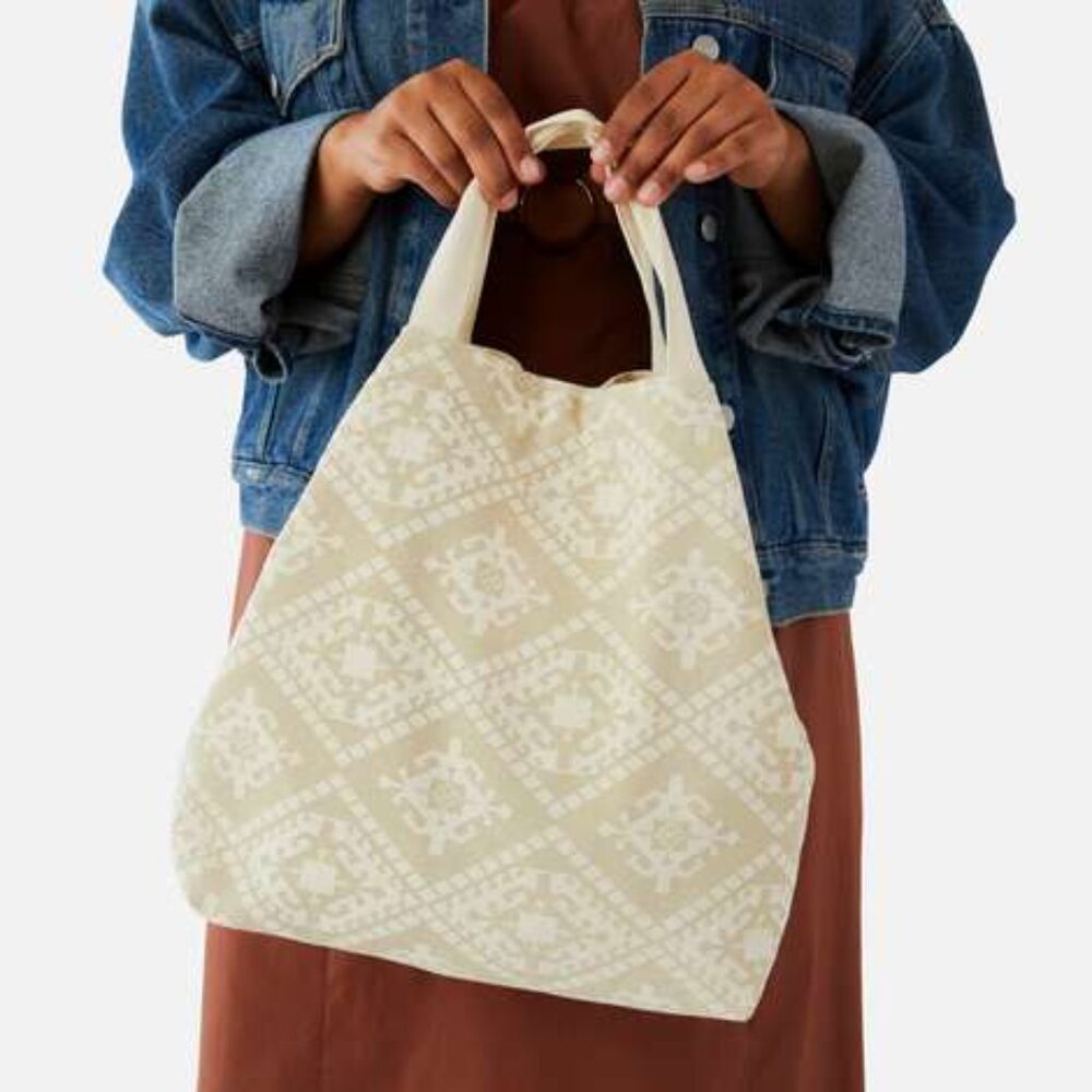 Tote - Picture 2 of 5